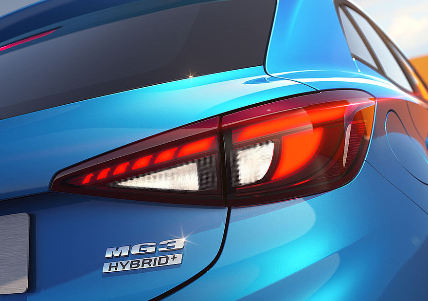 MG3 Hybrid+ in Como Blue, Detailansicht Rückfahrlicht und Namensbadge