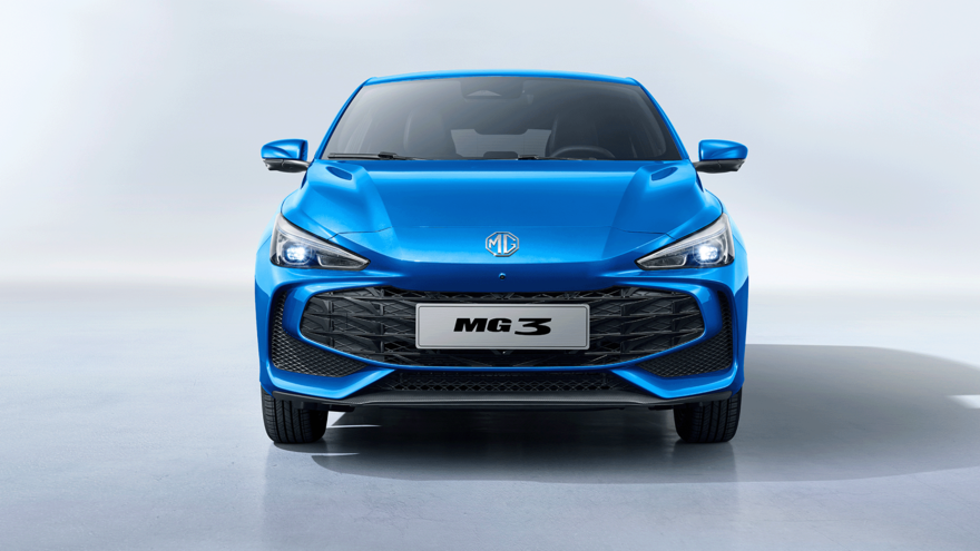MG3 in Como Blue, Frontansicht, Studio-Setting